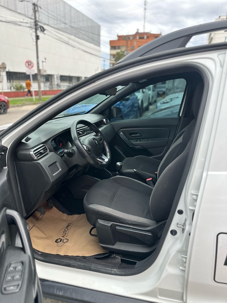 RENAULT DUSTER ZEN FL 2023 MEC