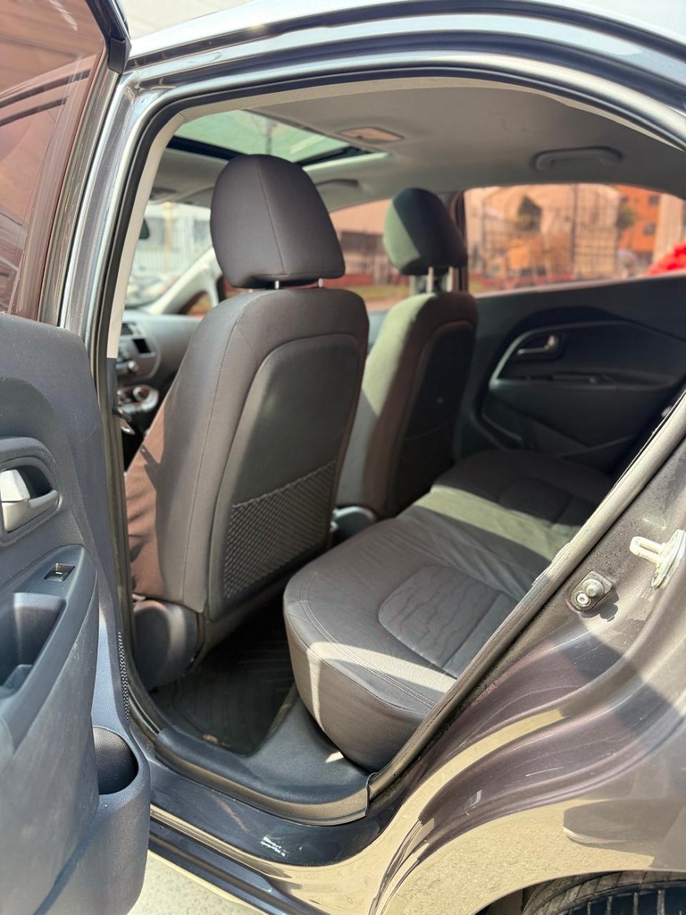 KIA RIO HATCH BACK 1.400CC SR 2014 AUT