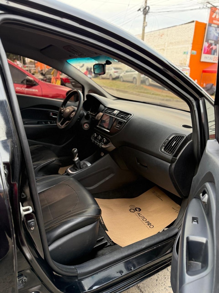 KIA RIO HATCH BACK 1.400CC 2013 MEC