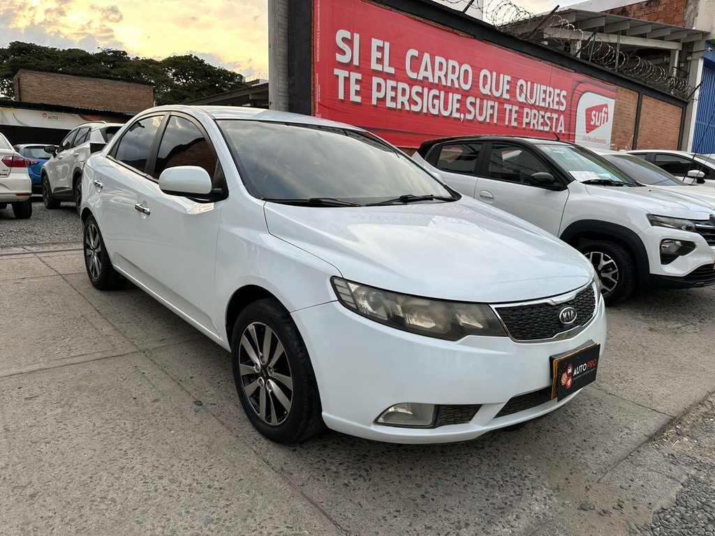 KIA CERATO FORTE SD 2014 MEC